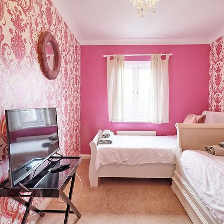 By Buildersbeds - Paignton House 4 Bedrooms Harold Wood Bagian luar foto