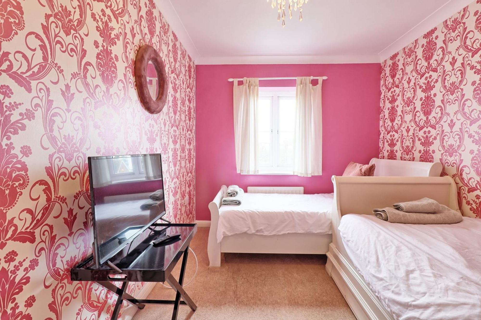 By Buildersbeds - Paignton House 4 Bedrooms Harold Wood Bagian luar foto