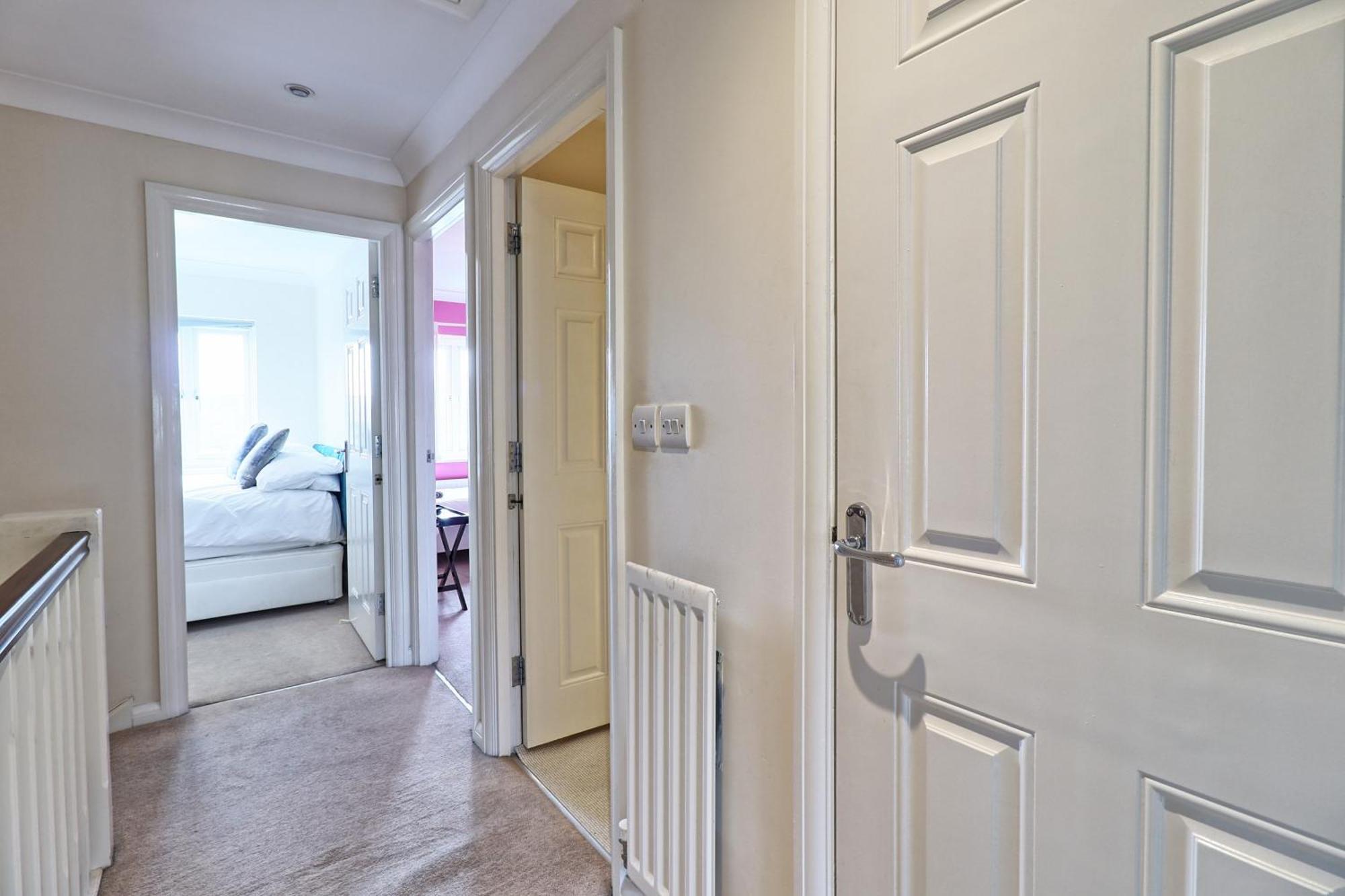 By Buildersbeds - Paignton House 4 Bedrooms Harold Wood Bagian luar foto