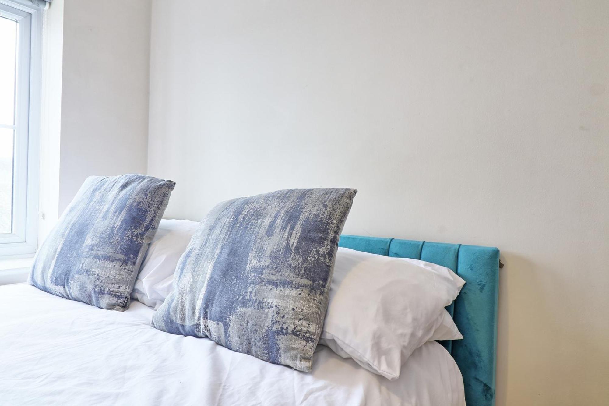 By Buildersbeds - Paignton House 4 Bedrooms Harold Wood Bagian luar foto