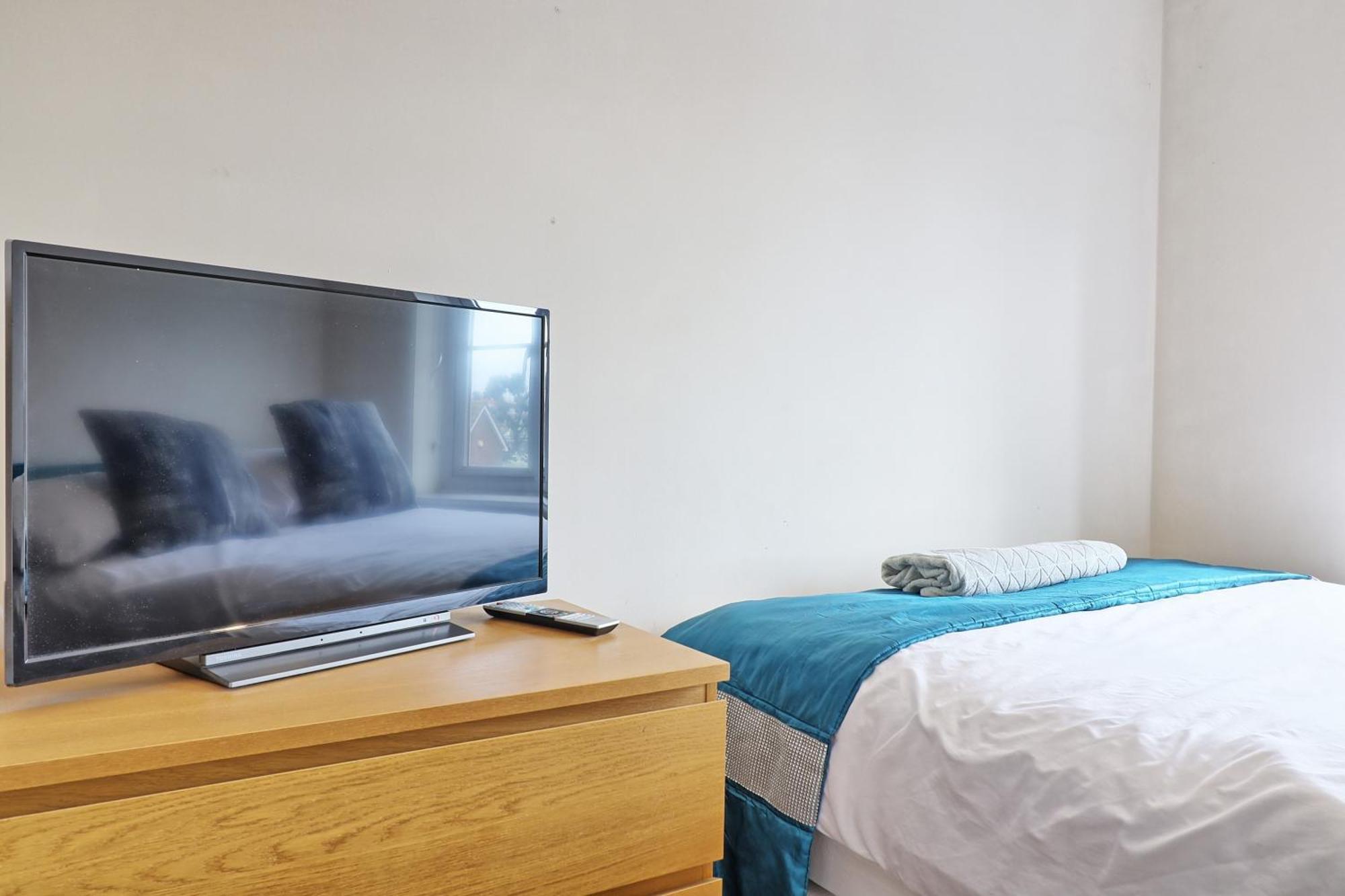 By Buildersbeds - Paignton House 4 Bedrooms Harold Wood Bagian luar foto