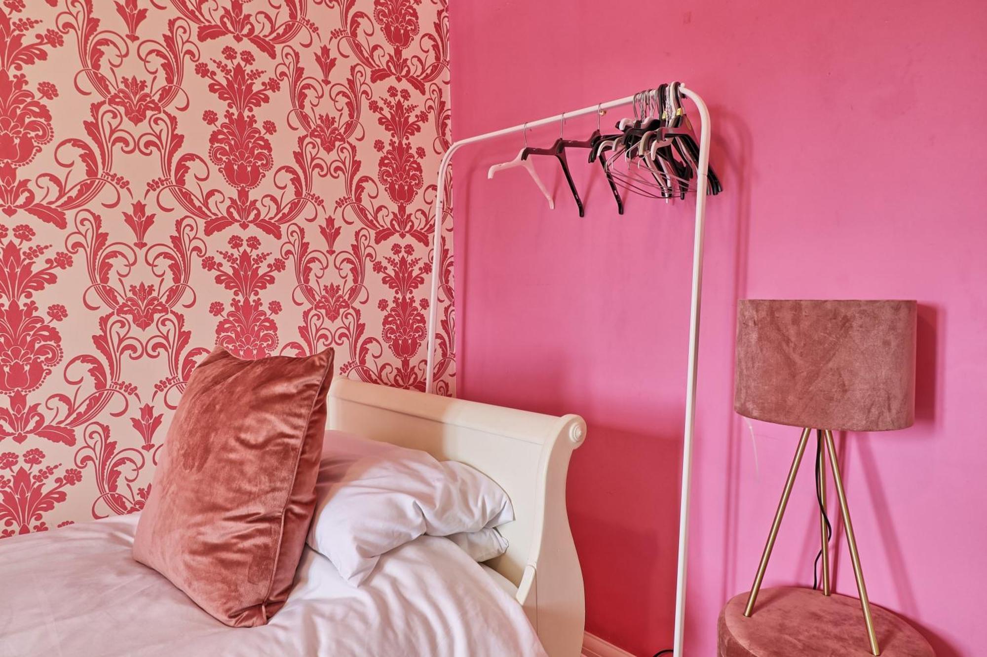 By Buildersbeds - Paignton House 4 Bedrooms Harold Wood Bagian luar foto