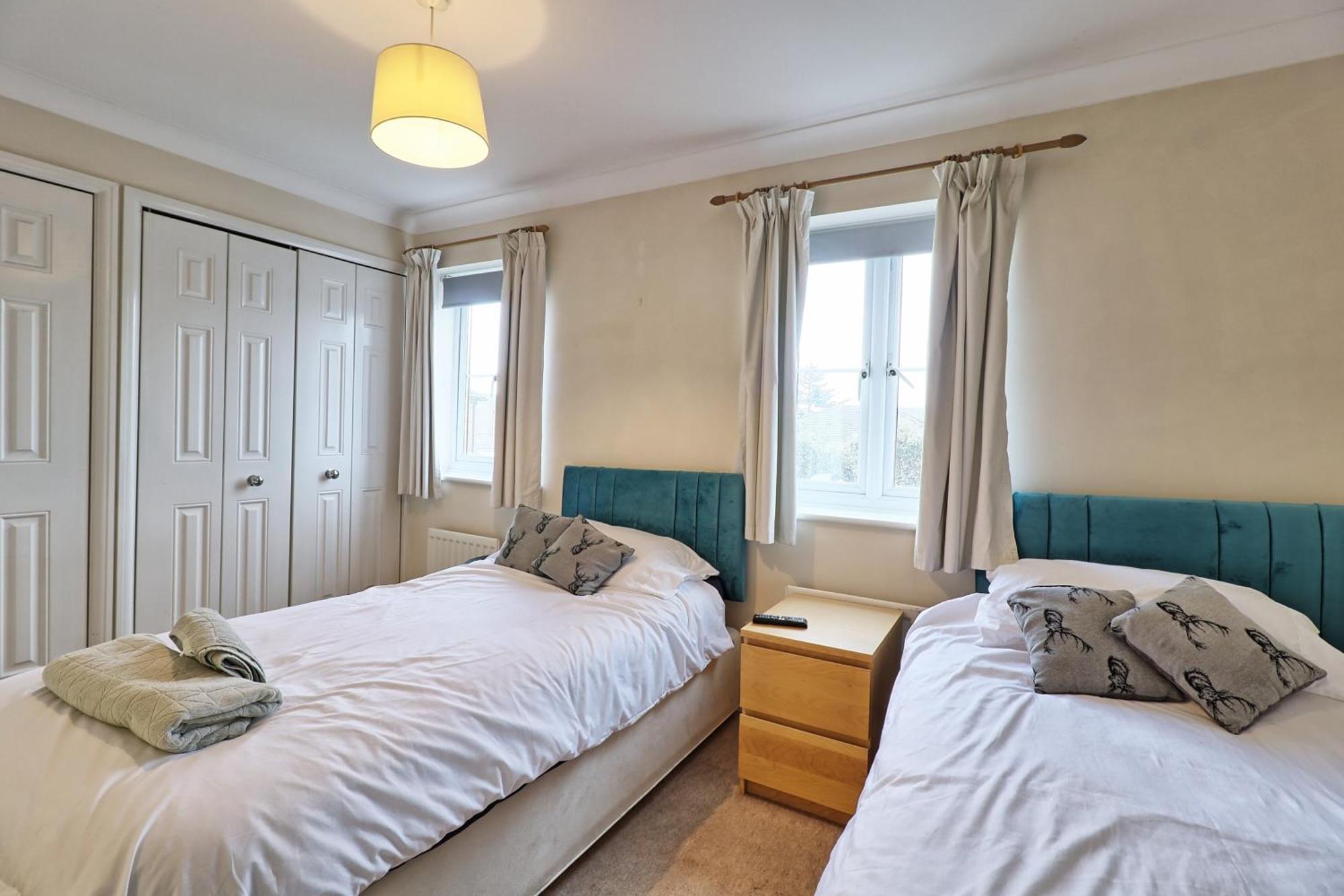 By Buildersbeds - Paignton House 4 Bedrooms Harold Wood Bagian luar foto