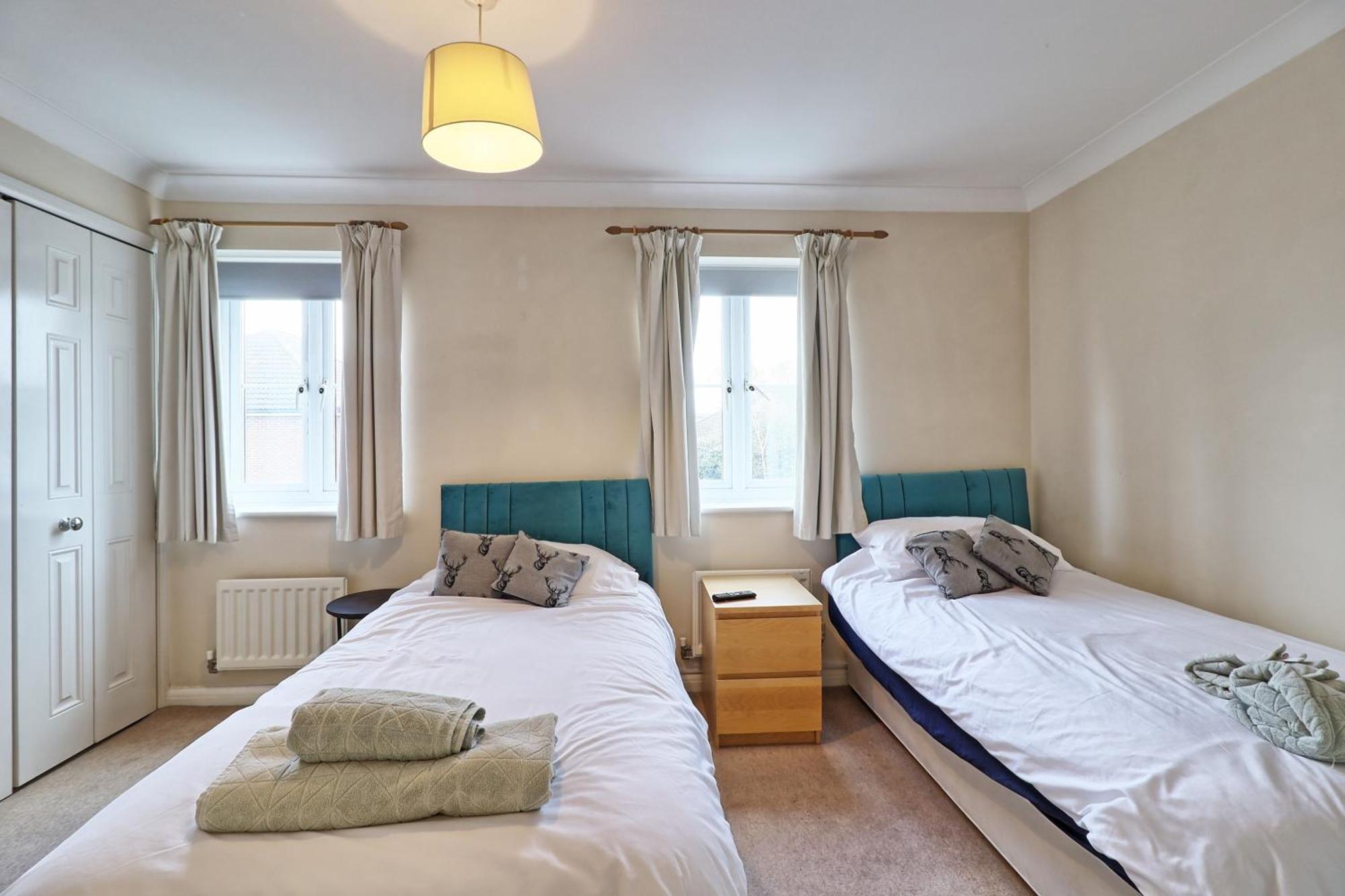 By Buildersbeds - Paignton House 4 Bedrooms Harold Wood Bagian luar foto