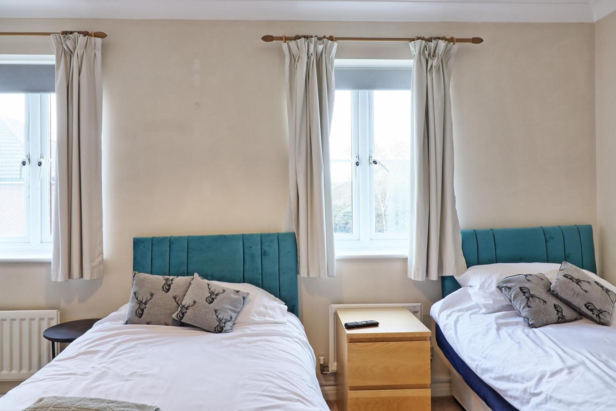 By Buildersbeds - Paignton House 4 Bedrooms Harold Wood Bagian luar foto
