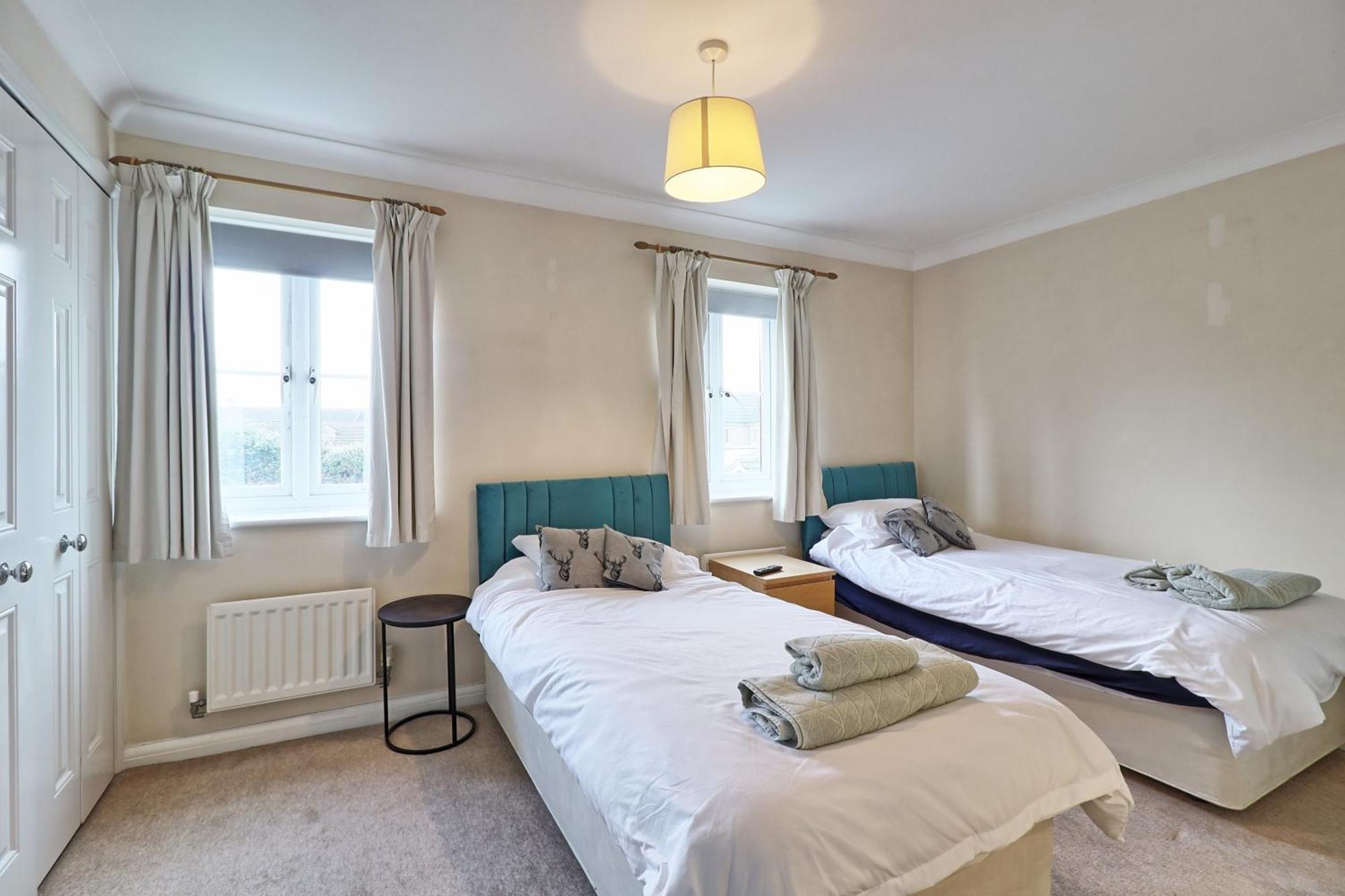 By Buildersbeds - Paignton House 4 Bedrooms Harold Wood Bagian luar foto