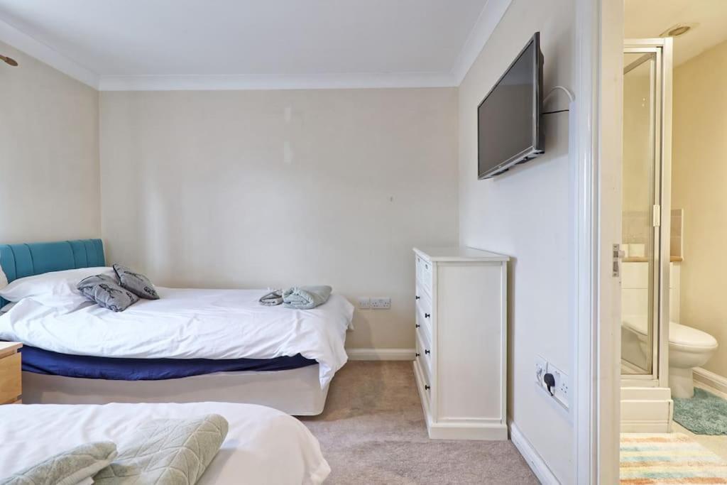 By Buildersbeds - Paignton House 4 Bedrooms Harold Wood Bagian luar foto