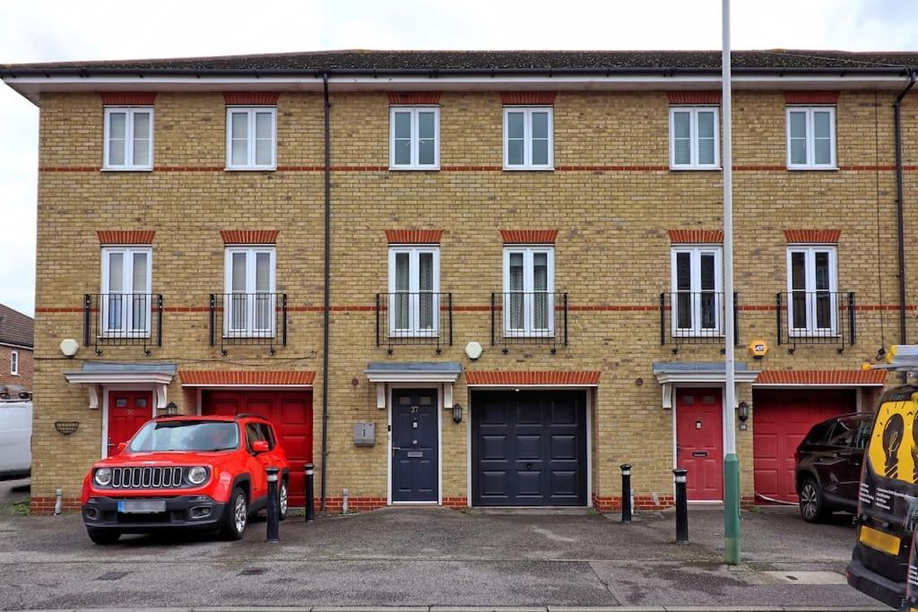 By Buildersbeds - Paignton House 4 Bedrooms Harold Wood Bagian luar foto