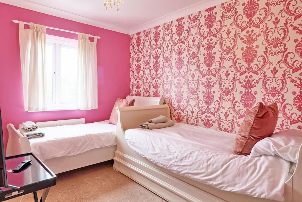 By Buildersbeds - Paignton House 4 Bedrooms Harold Wood Bagian luar foto
