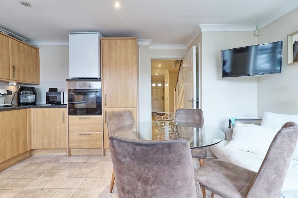 By Buildersbeds - Paignton House 4 Bedrooms Harold Wood Bagian luar foto