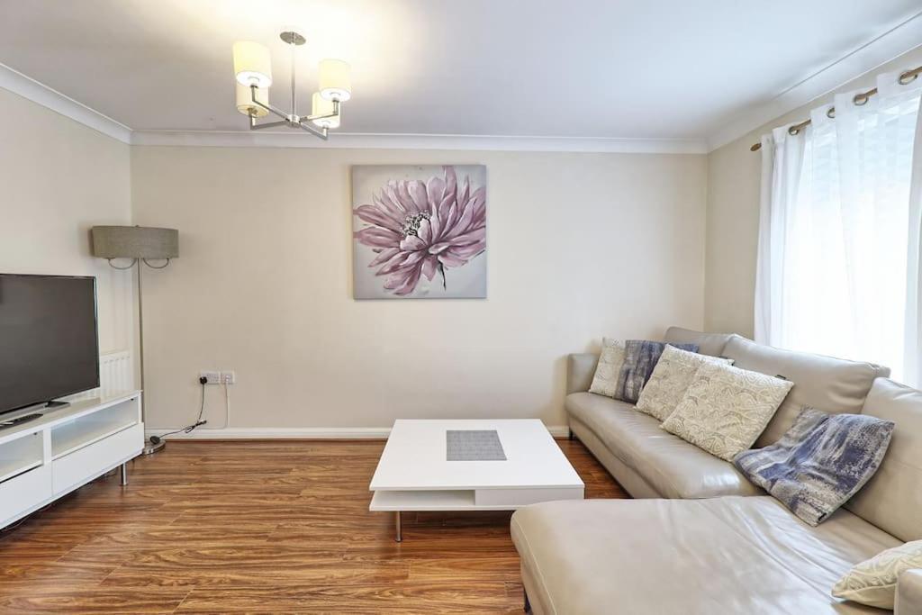 By Buildersbeds - Paignton House 4 Bedrooms Harold Wood Bagian luar foto